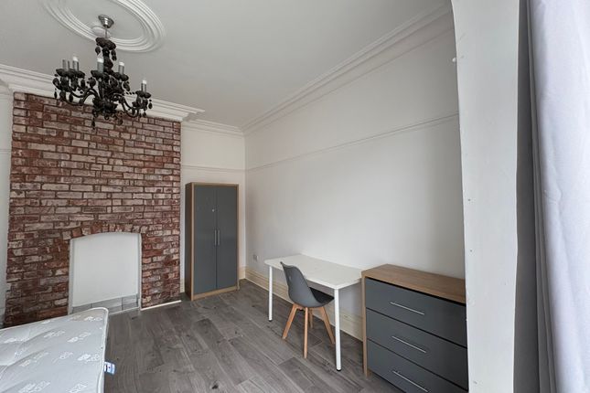 Room 1, 89, Westcliffe Drive, Blackpool photo 4