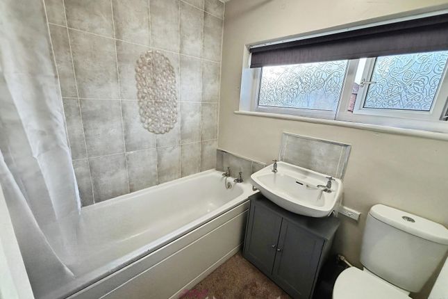 Highbury Avenue, Doncaster photo 4
