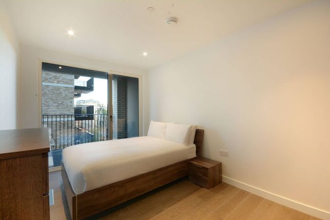 Thumbnail Flat to rent in Baldwin Point, 6 Sayer Street, London SE17, Elephant And Castle, London,