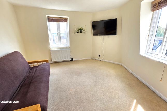 154b Lancaster Road, East Barnet photo 5