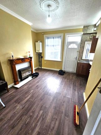11, Lingwood Road, Bradford photo 3