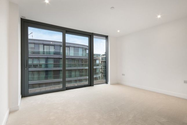 Flat for sale in Hamilton House, Fulham Reach, Parr's Way, London