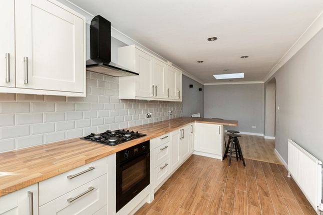 1, Bronte Close, Ilford photo 2