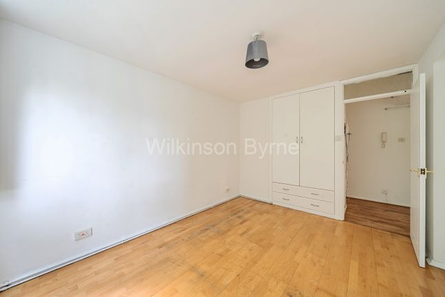 7, Deanswood, Bounds Green photo 2