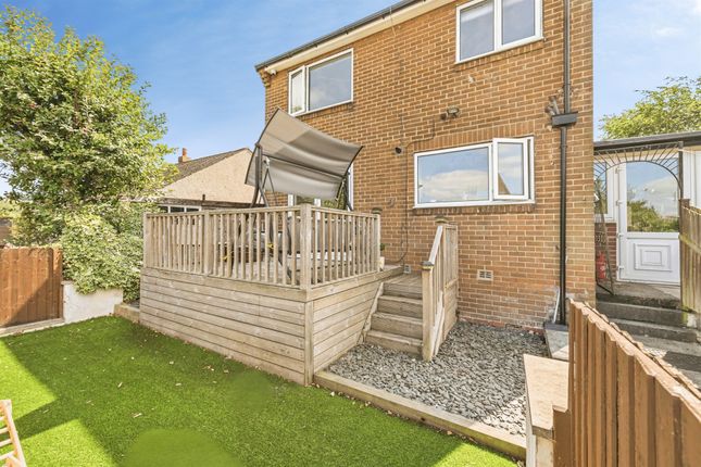 18, Pontey Drive, Huddersfield photo 4