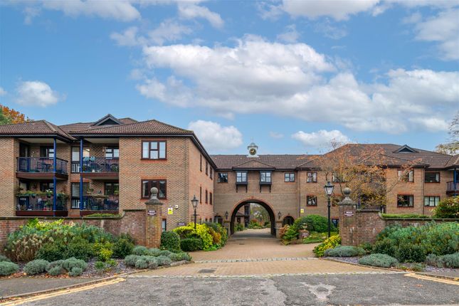 1-bed flat on 24 Wraymead Place, Wray Park Road, Reigate, £170,000