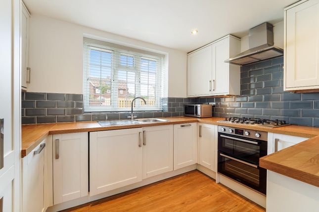 Thumbnail Flat for sale in Longfield Crescent, Tadworth
