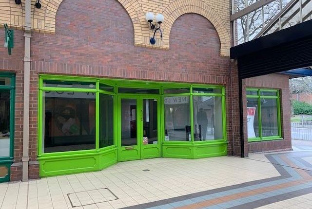 Thumbnail Retail premises to let in Prominent Well-Presented Shop Unit, Unit 7C/D, Bear Lanes Shopping Centre, Broad Street, Newtown