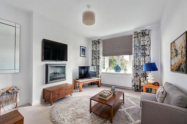 22, Orchard Drive, Nottingham photo 3