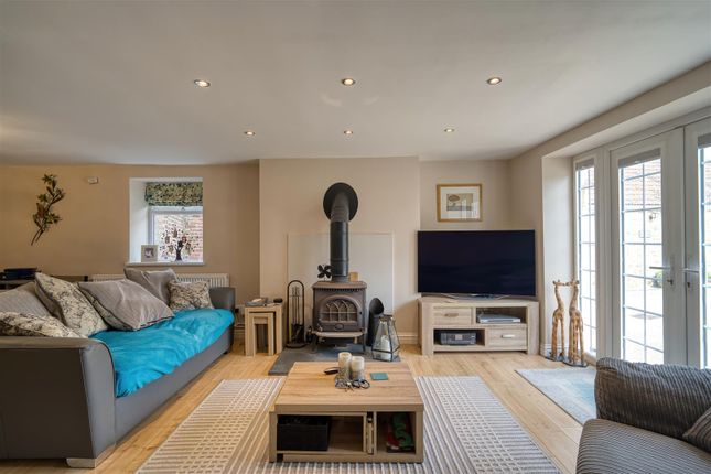 Wriggle Cottage, 1 The Granary, Ryme Road, Ryme Intrinseca photo 2