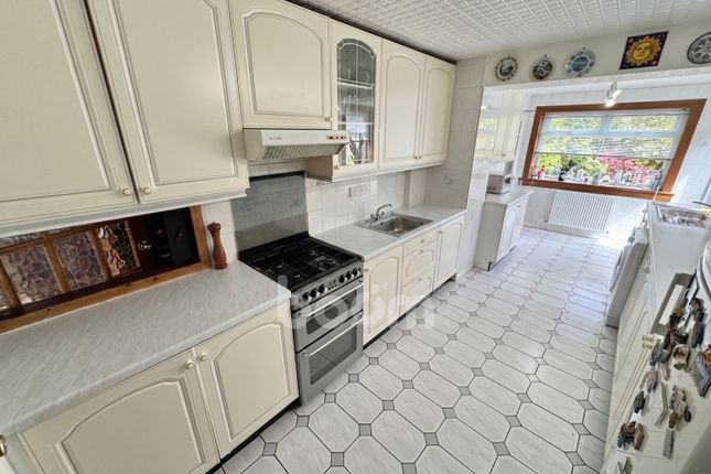 16, Antonine Road, Glasgow photo 4