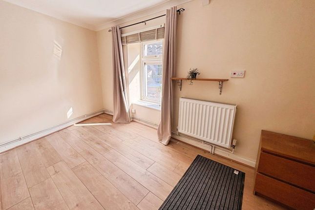 43A, Thomas Street, Neath photo 4
