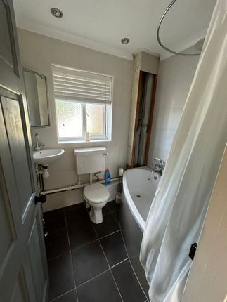 4 Hornbeam Terrace,, Winchcombe Road, Carshalton photo 4