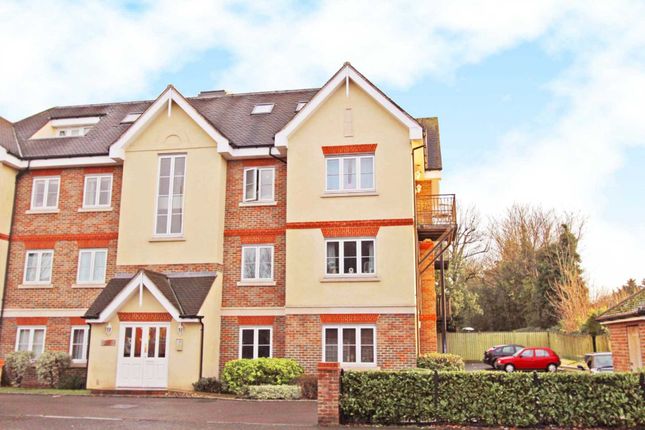 Thumbnail Flat for sale in Cheam Road, Sutton