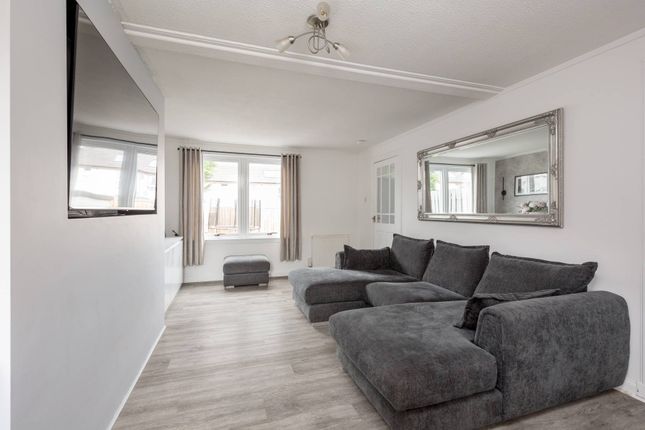11, Strathesk Place, Penicuik photo 4