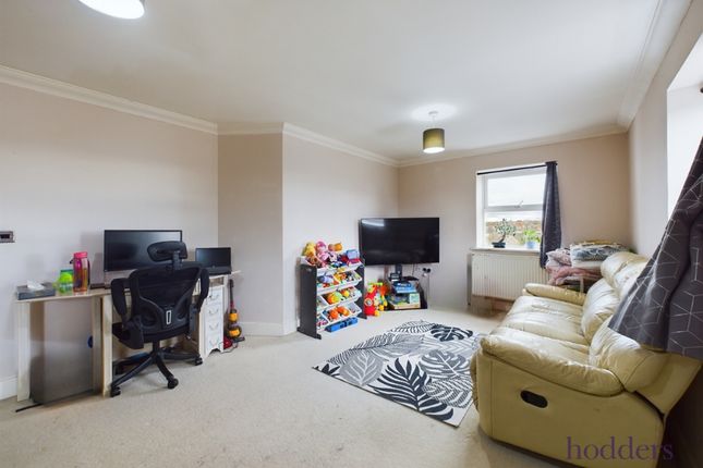 Flat 11,, Fox Court, Chertsey photo 4