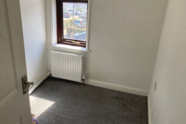 103 Davington Road, Dagenham photo 3