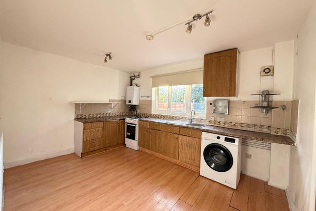51, Whitebarn Lane, Dagenham photo 4