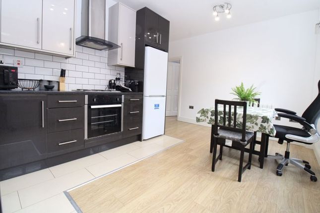 Flat for sale in The Crescent, Bedford