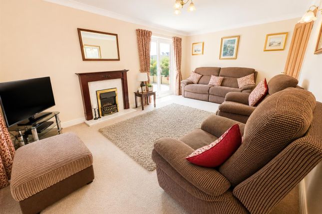 2, Magpie Lane, Lee-On-The-Solent photo 2