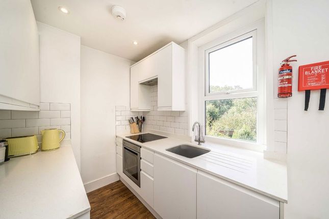 140, Amesbury Avenue, London photo 2
