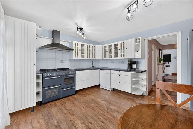 Montsale Pitsea, Basildon photo 3