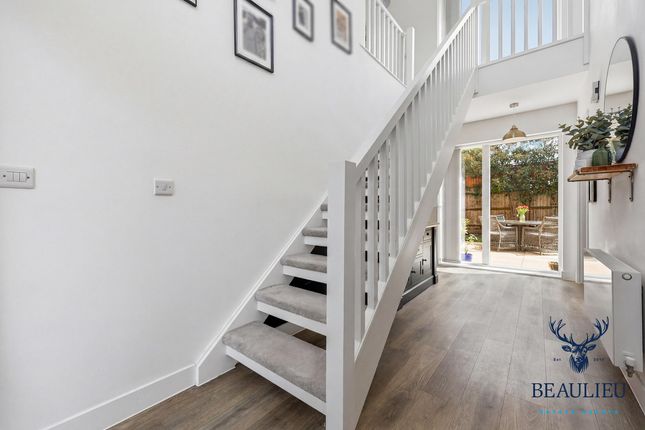 11, Albatross Way, Chelmsford photo 2