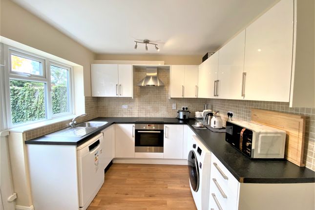 13, Llanaway Close, Godalming photo 2