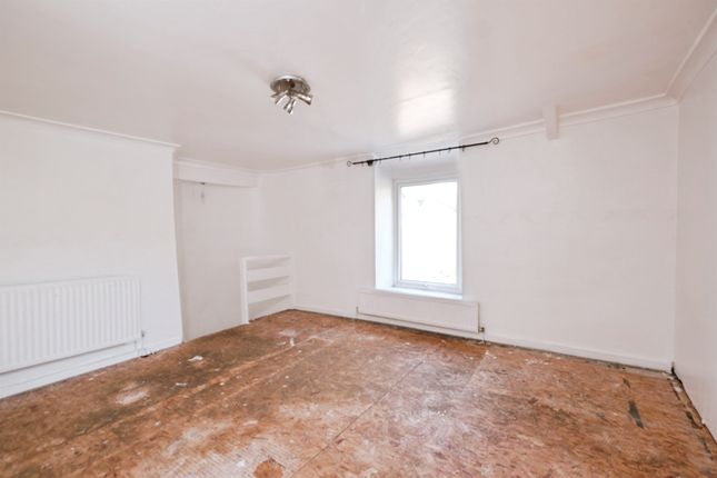 2, Hafod Fan Terrace, Abertillery photo 3