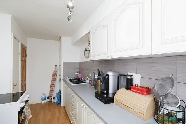 Flat for sale in Norbury Close, Allestree, Derby