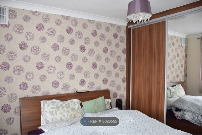 Amesbury Road, Feltham photo 2