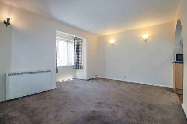 Flat 7,, Pasteur Close, Colindale photo 3