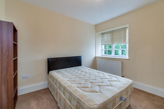 Flat for sale in The Gatehouse, The Square, Stonehouse, Plymouth