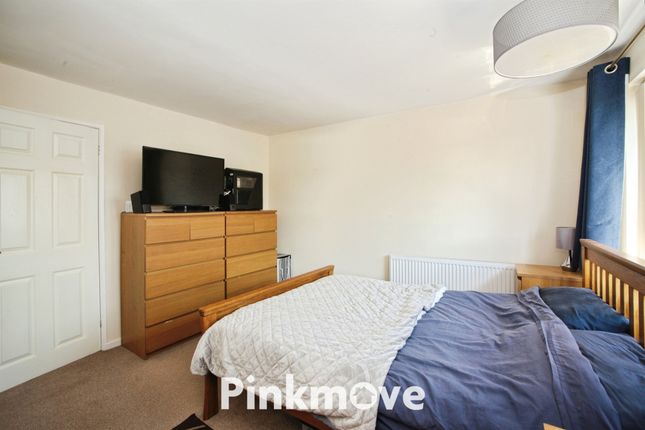 17, Walton Close, Newport photo 4
