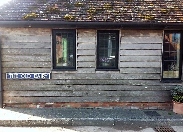 2 Bedroom Houses To Let In Beauchamp Proctor Rise Longhedge