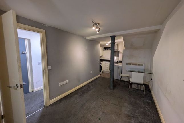 Flat 3, Camden House, Grey Street, Ashton-Under-Lyne photo 3
