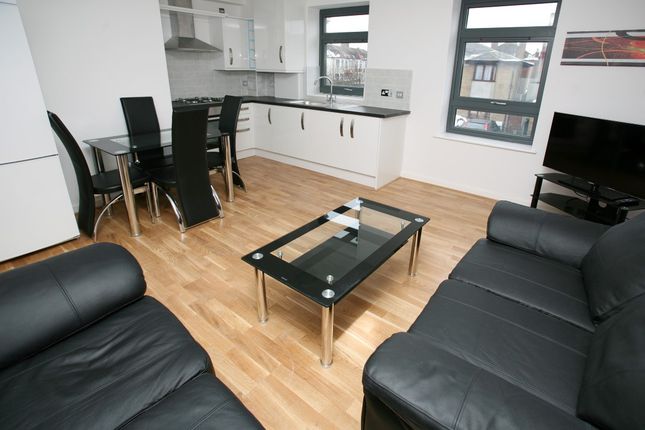 Thumbnail Flat to rent in Green Lane, Ilford, Essex
