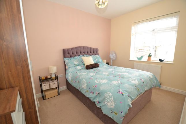 Town house for sale in Prospect Gardens, Queensbury, Bradford