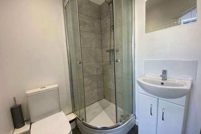 Room 1, 18 Bicester Road, Aylesbury photo 2