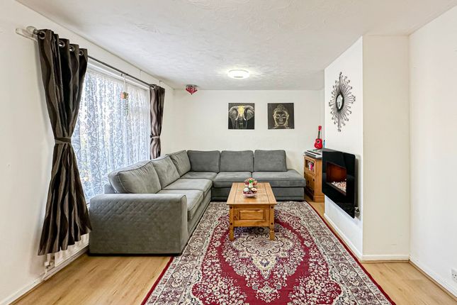 135 Fishers Lane, Wirral photo 4
