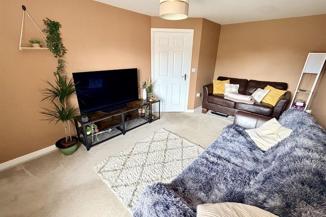 40, Caesar Drive, Nuneaton photo 2