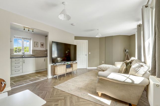 6 Binch Field Close, Nottingham photo 3