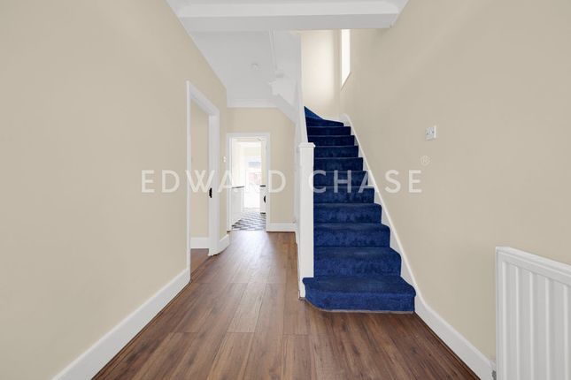 57, Beehive Lane, Ilford photo 2