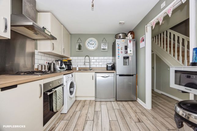 4, Parsons Way, Farnham photo 4