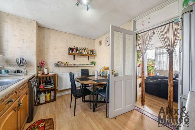 140, Layard Square, Bermondsey photo 4