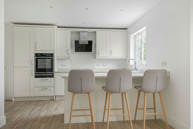 1 Hobbs End, Henley-On-Thames photo 3