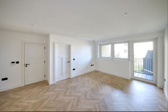 Thumbnail Flat to rent in Yorke House, 5 Wheatfield Way, Kingston Upon Thames, Surrey