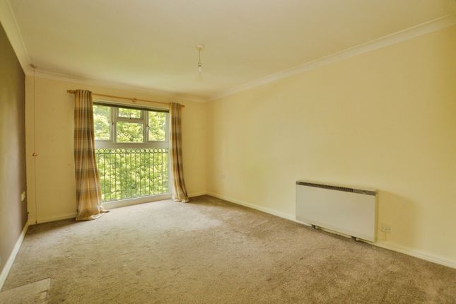33, Springwood Court, New Romney photo 2