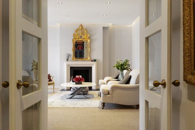 63, Cheyne Court, London photo 4