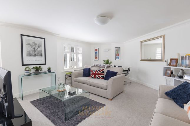 9 St. Francis Gardens, Crawley photo 3
